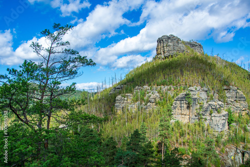 Blick von der Felsenburg FAlkenstein auf den Berg 