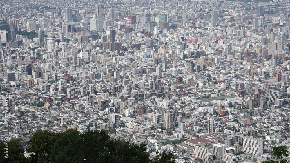 Obraz premium 札幌藻岩山の展望台から見た札幌中心部のビル群の写真