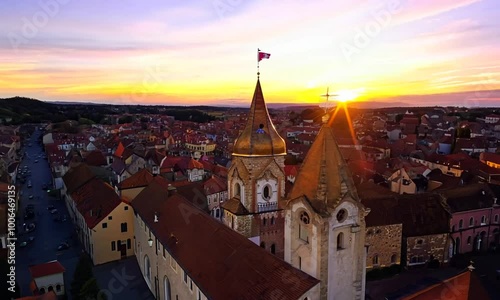 Wallpaper Mural Old town. Torontodigital.ca