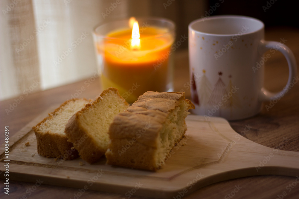 Fototapeta premium cake with lemon tea. Autumn evening.