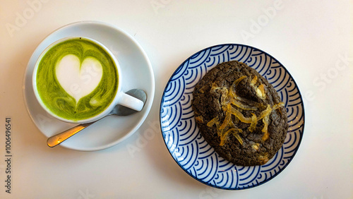 Matcha latte et son cookie