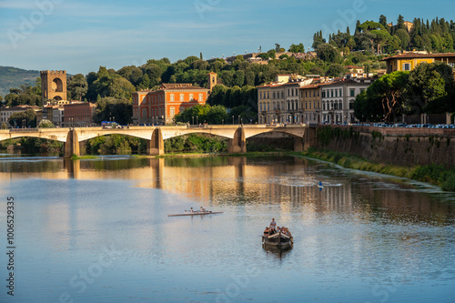 Fototapeta Naklejka Na Ścianę i Meble -  Landscape of Ponte Vecchio And Arno River in Florence, Italy Landscape of Ponte Vecchio And Arno River in Florence, Italy