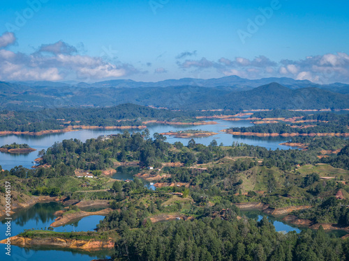 Site du Penon de Guatapé en Colombie photo