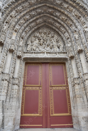 Portail gothique de la cathédrale à Rouen en Normandie. France
