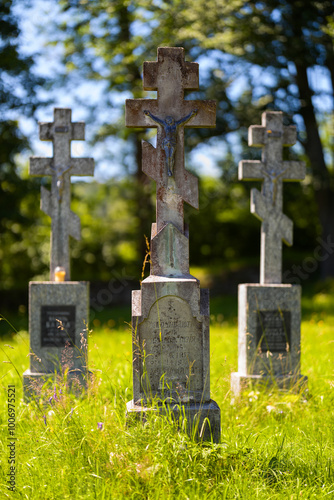 Stary greckokatolicki cmentarz we wsi Złockie. photo