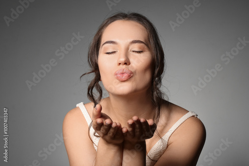 Young woman with beautiful ...