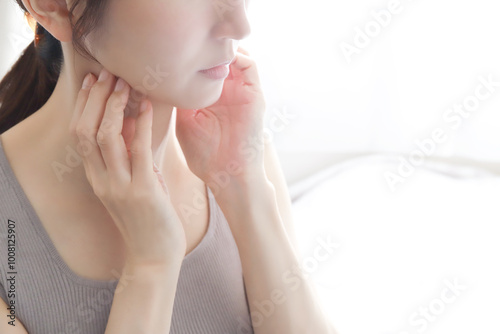 女性のあご　フェイスライン