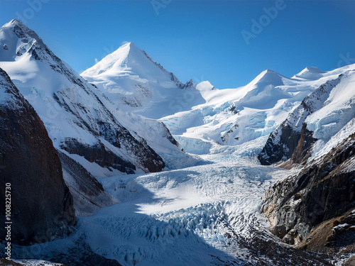 壮大な雪山 photo