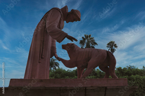 San Francisco de asis es un hombre marcado por el amor que invitaba a la paz y bien. 