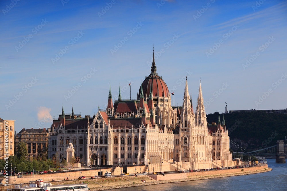 Fototapeta premium Parliament in Budapest, Hungary