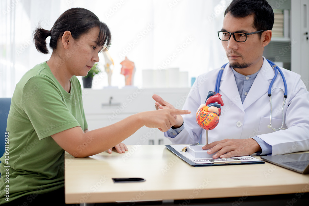 Patients visit their doctor to seek advice about their health, describing their symptoms and hoping to receive a diagnosis and treatment plan for their condition after the consultation. Patients visit their doctor to seek advice about their health, describing their symptoms and hoping to receive a diagnosis and treatment plan for their condition after the consultation.
