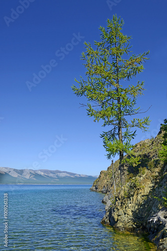 Obraz na płótnie Lake Chövsgöl núr (Khövsgöl), Khövsgöl lake and Bulgan aimags in northern Mongolia w salonie