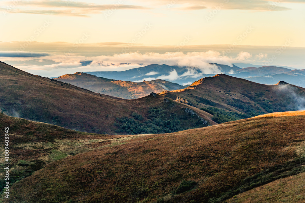 Fototapeta premium Golden Hour Sunrise at Bukowe Berdo on a Cold Autumn Morning