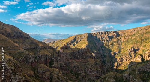 Obraz na płótnie Devil Castle (Seytan Kalesi), also known as Cildiran Castle and Kal-I Devil, escape, demon fortress is also passed, Ardahan nearby Kars, Turkey w salonie
