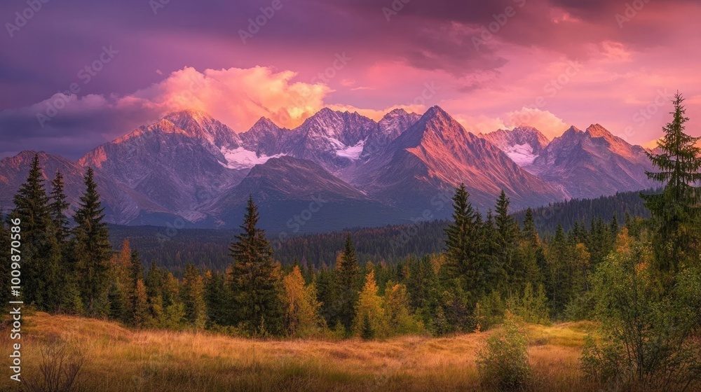 Obraz premium Majestic Mountain Range at Sunset