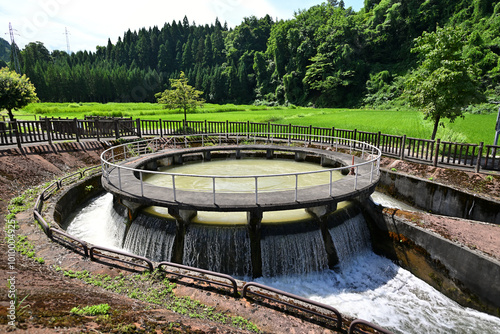 釈泉寺円筒分水槽は、「とやまの名水」に選定され、「国土の歴史的景観に寄与しているもの」と評価 photo