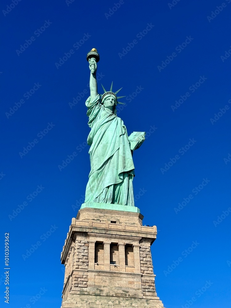 Fototapeta premium statue of liberty city