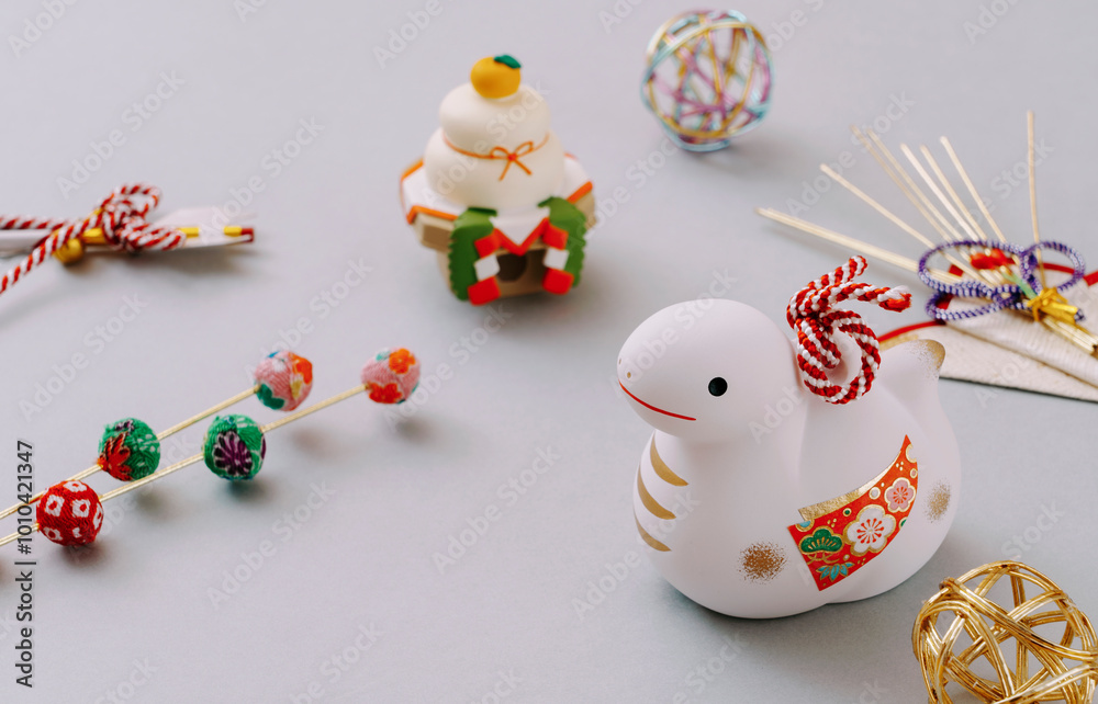 Japanese New Year. snake zodiac and New Year's decorations. 日本のお正月。巳(ヘビ)の干支とお正月の飾り Japanese New Year. snake zodiac and New Year's decorations. 日本のお正月。巳(ヘビ)の干支とお正月の飾り