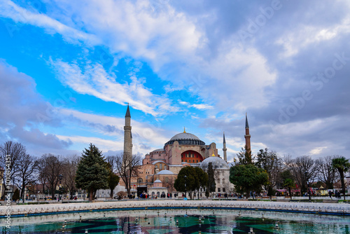 Φωτογραφία Hagia Sophia, Istanbul, Turkey - January 23, 2020: The cathedral, a representative masterpiece of Byzantine architecture in Istanbul is now used as a museum