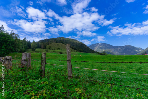 Landschaft in Schneizlreuth mit Blick auf schöne Landschaft, bergen und Wiesen  photo