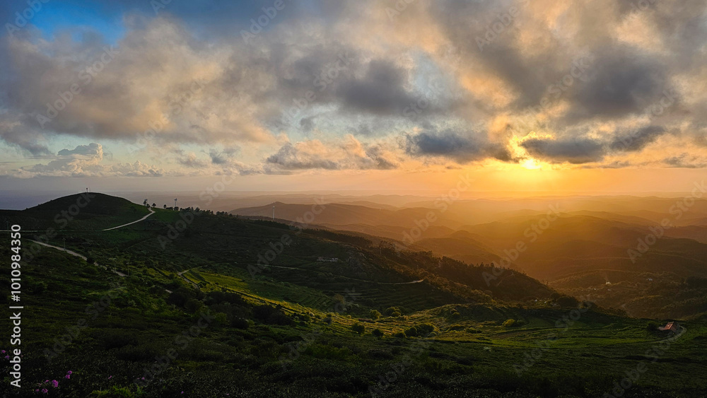 Obraz premium Sunset in the mountains
