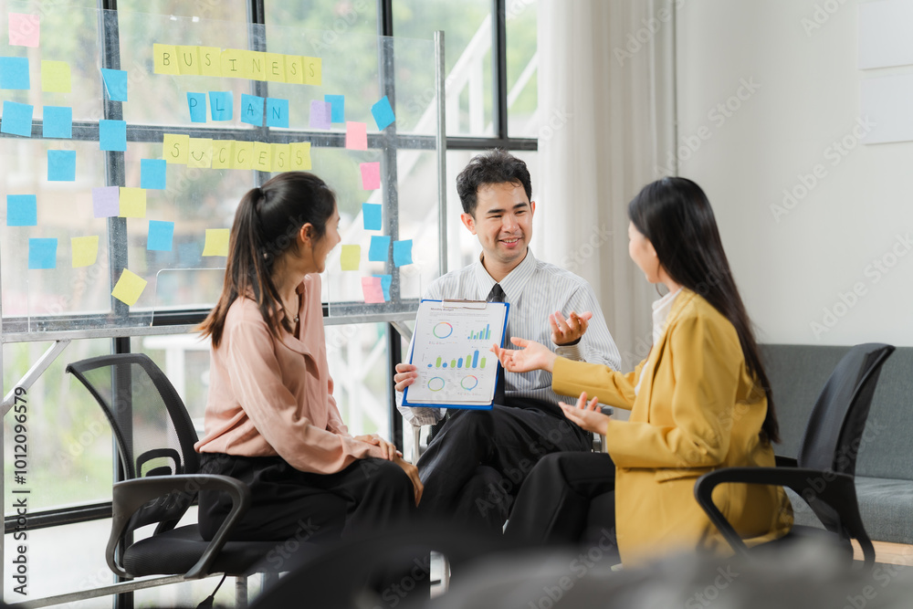 Teamwork Makes the Dream Work: Collaborative Business Meeting Teamwork Makes the Dream Work: Collaborative Business Meeting