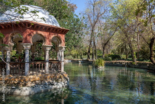 Pavillon von Alfons XII. auf der Isleta de los Pájaros, Maria-Luisa-Park, Sevilla photo