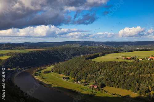 Blick auf der Elbe von der Festung Königsstein, Landkreis Sächsische Schweiz-Osterzgebirge, Sachsen, Deutschland 