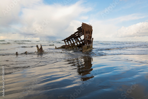 Wallpaper Mural Shipwreck on Oregon coast Torontodigital.ca