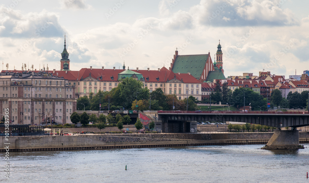 Obraz premium Charming Waterside of Warsaw's Old City, Poland