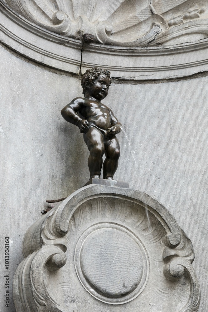 Fountain figure Manneken Pis, Brussels, Belgium, Europe
