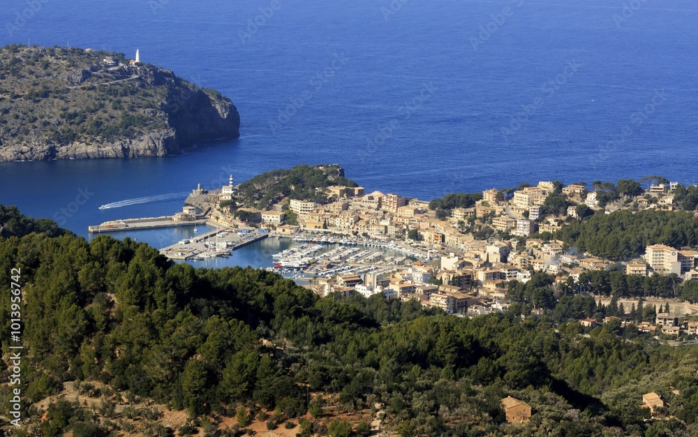 Port de Sóller, view from Mirador ses Barques, Majorca, Balearic Islands, Mediterranean Sea, Spain, Europe Port de Sóller, view from Mirador ses Barques, Majorca, Balearic Islands, Mediterranean Sea, Spain, Europe