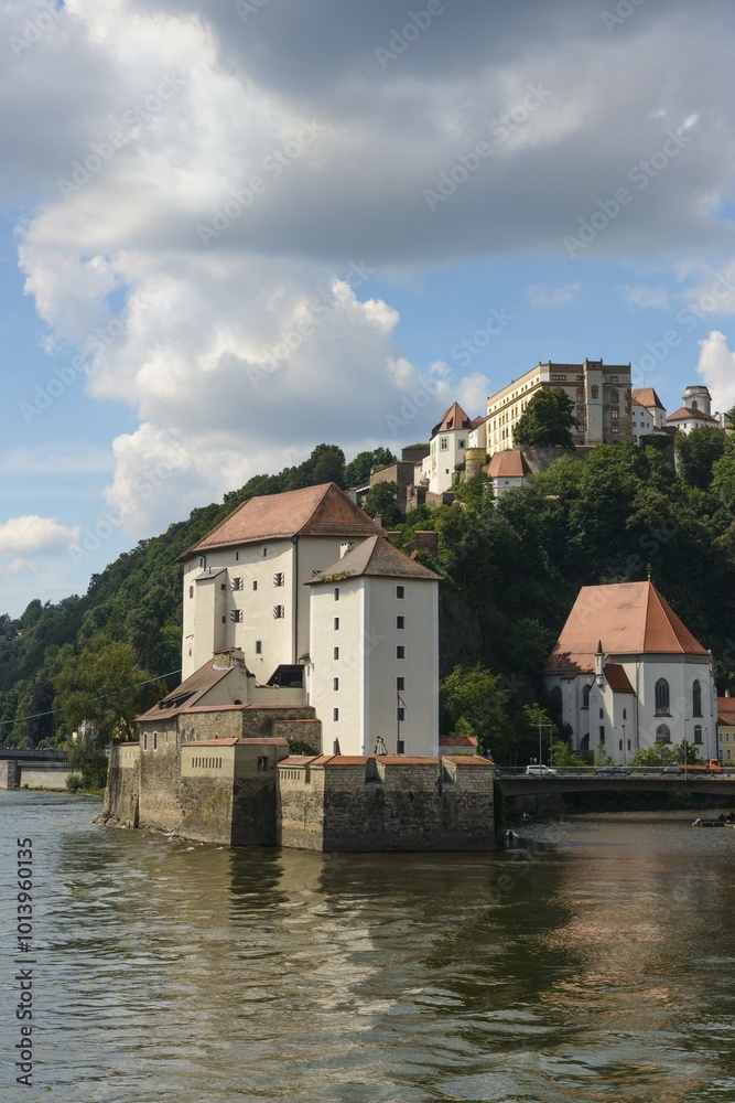 Veste Oberhaus Castle and Veste Niederhaus Castle, River Danube, Old Town, Passau, Lower Bavaria, Bavaria, Germany, Europe Veste Oberhaus Castle and Veste Niederhaus Castle, River Danube, Old Town, Passau, Lower Bavaria, Bavaria, Germany, Europe