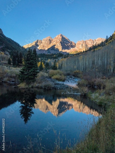 The mountain lake view in autumn