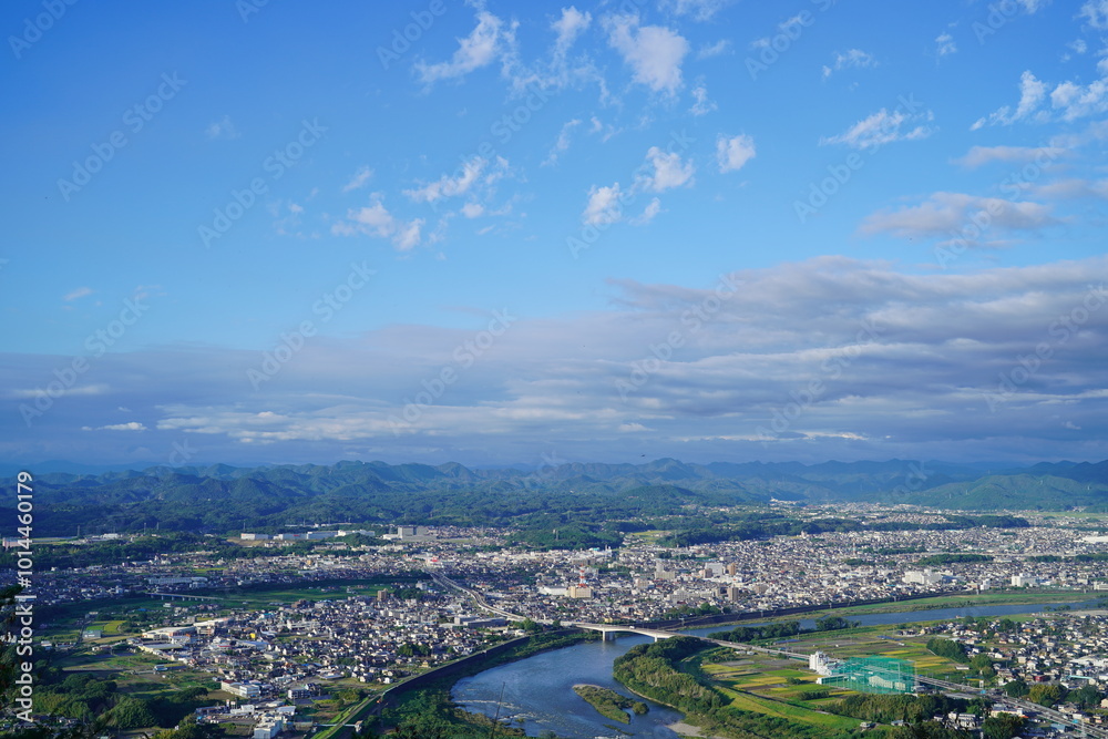 Fototapeta premium 鳩吹山から望む美濃加茂市の街並み