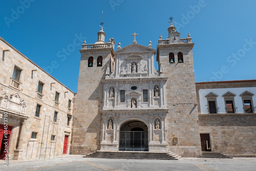 Majestosa Sé ou Catedral de Santa Maria de Viseu, um tesouro arquitetónico em Portugal photo