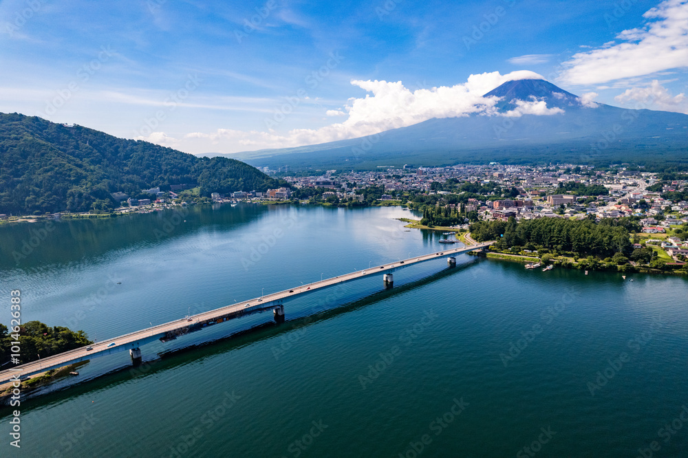 Fototapeta premium View of the lake Kawaguchi in Fujikawaguchiko in Yamanashi Prefecture near Mount Fuji, Japan