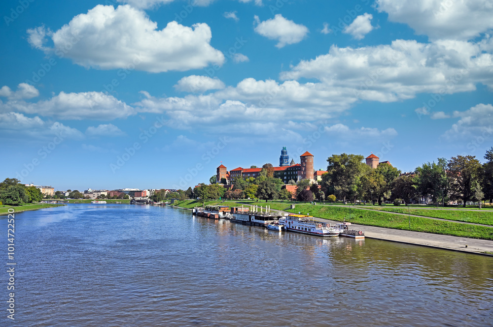 Obraz premium Wawel castle in Krakow Poland.Landscape on coast river Wisla