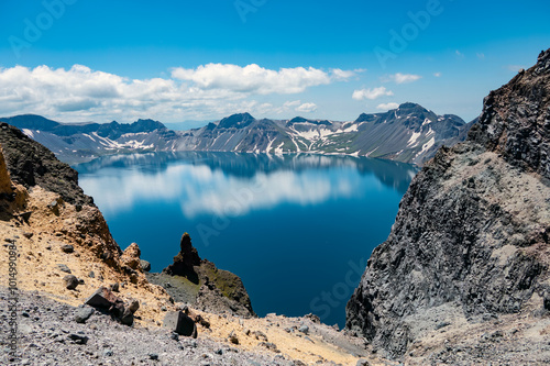 Fototapeta Naklejka Na Ścianę i Meble -  Scenery of Tianchi Lake in Paektu Mountain(Changbai Mountain), China