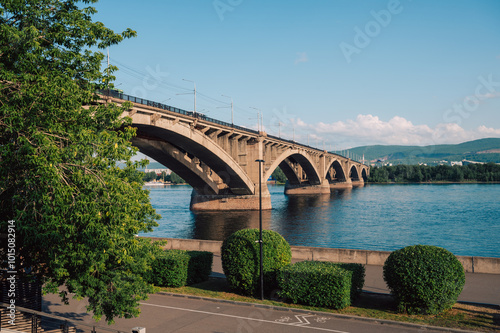 Communal bridge over the Ye...