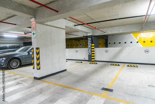 cochera en sotano de edificio