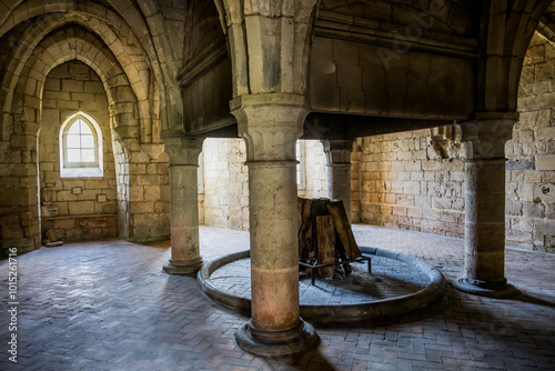 Intérieur de l'Abbaye de Longpont photo