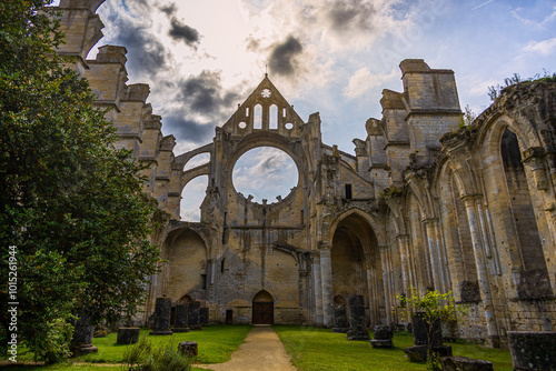 Vestiges de L'abbaye Notre-Dame de Longpont photo