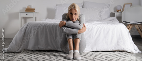 Mature woman having panic a...