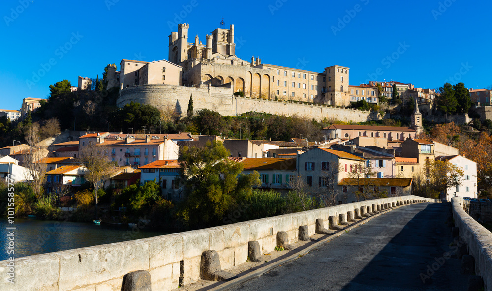 Obraz premium View of Cathedral of Saint Nazaire across Orb river, Beziers, France