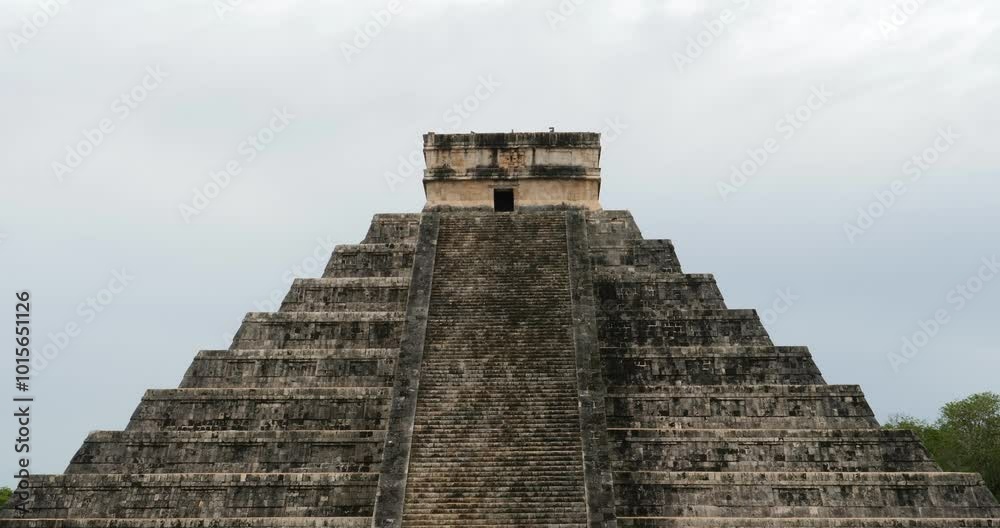 Kukulcán pyramid at Chichen Itza archaeological site. Kukulcán pyramid at Chichen Itza archaeological site.