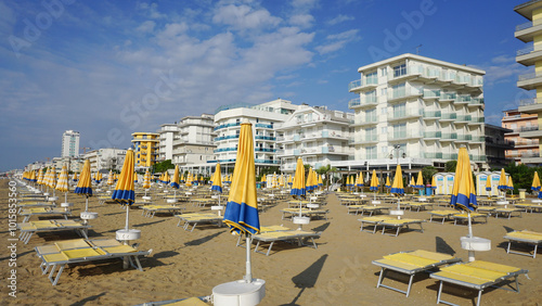 Obraz na płótnie Umbrellas on the beach of Lido di Jesolo near Venice, Veneto region, Italy. w salonie