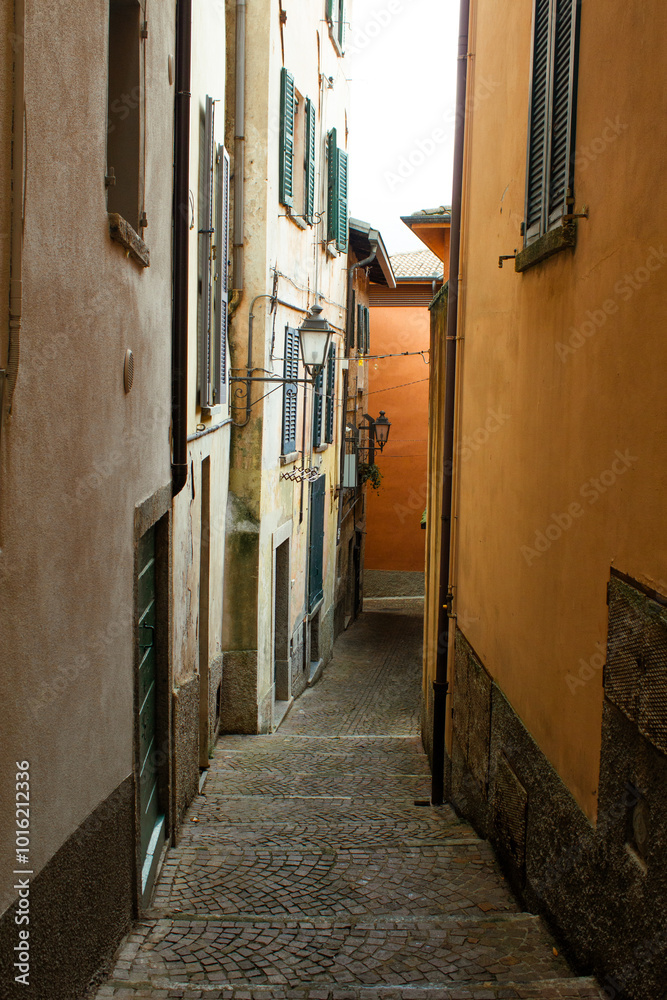 Fototapeta premium vicolo giallo