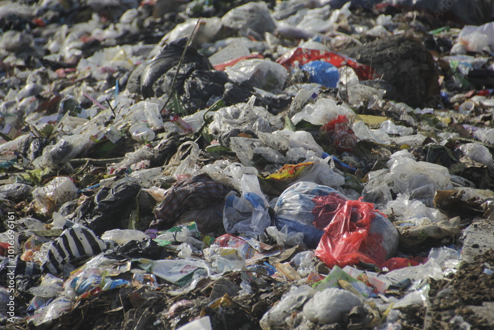 Rubbish or rubbish from households in rubbish dumps. Plastic waste and waste that is difficult to decompose in landfills causes environmental pollution. Rubbish or rubbish from households in rubbish dumps. Plastic waste and waste that is difficult to decompose in landfills causes environmental pollution.