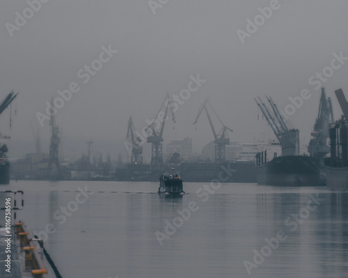 Obraz na płótnie port Gdanski w salonie